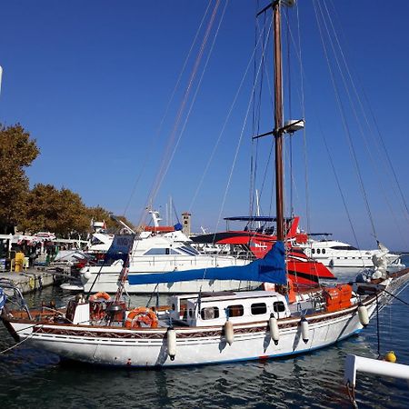 Vickys Studios Faliraki Rhodes City Exterior foto