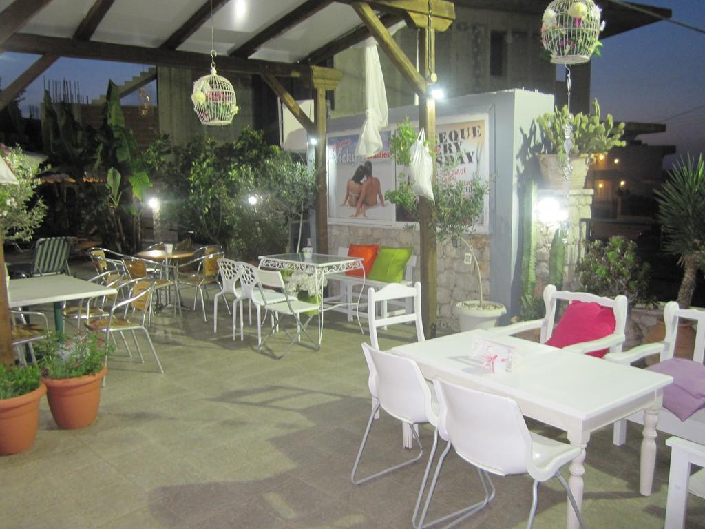 Vickys Studios Faliraki Rhodes City Exterior foto