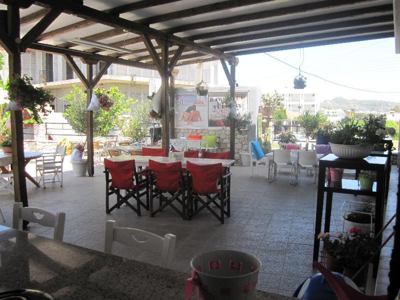 Vickys Studios Faliraki Rhodes City Exterior foto