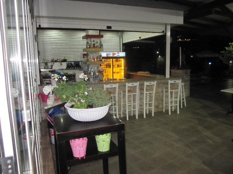 Vickys Studios Faliraki Rhodes City Exterior foto