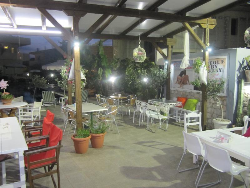 Vickys Studios Faliraki Rhodes City Exterior foto